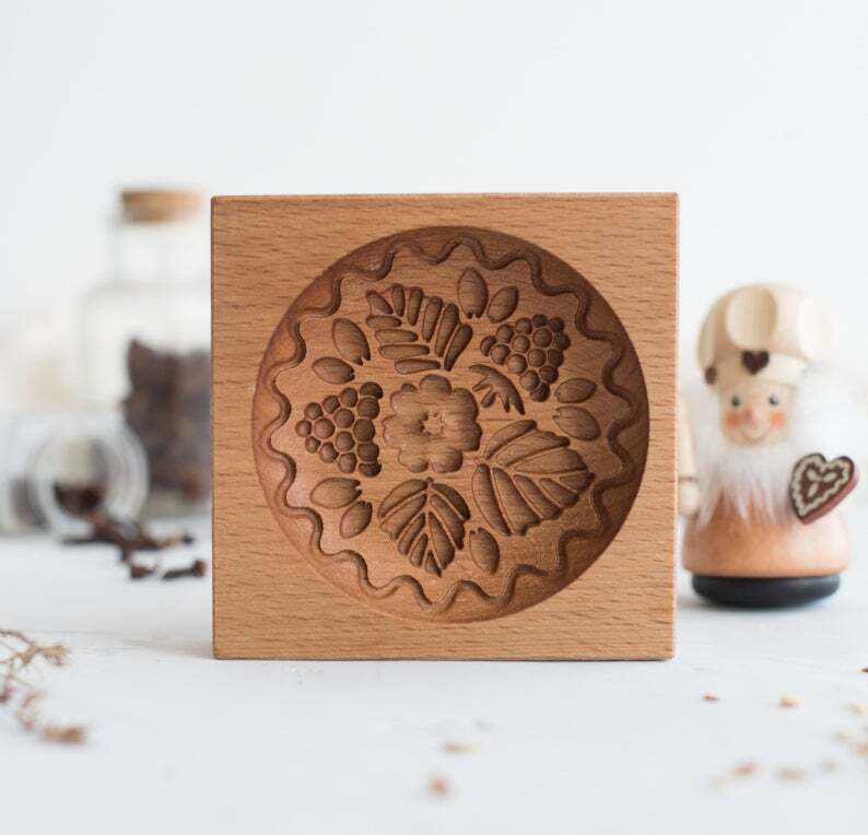 Beech Wood Cookie Mold Cutter: Craft Delightful Treats